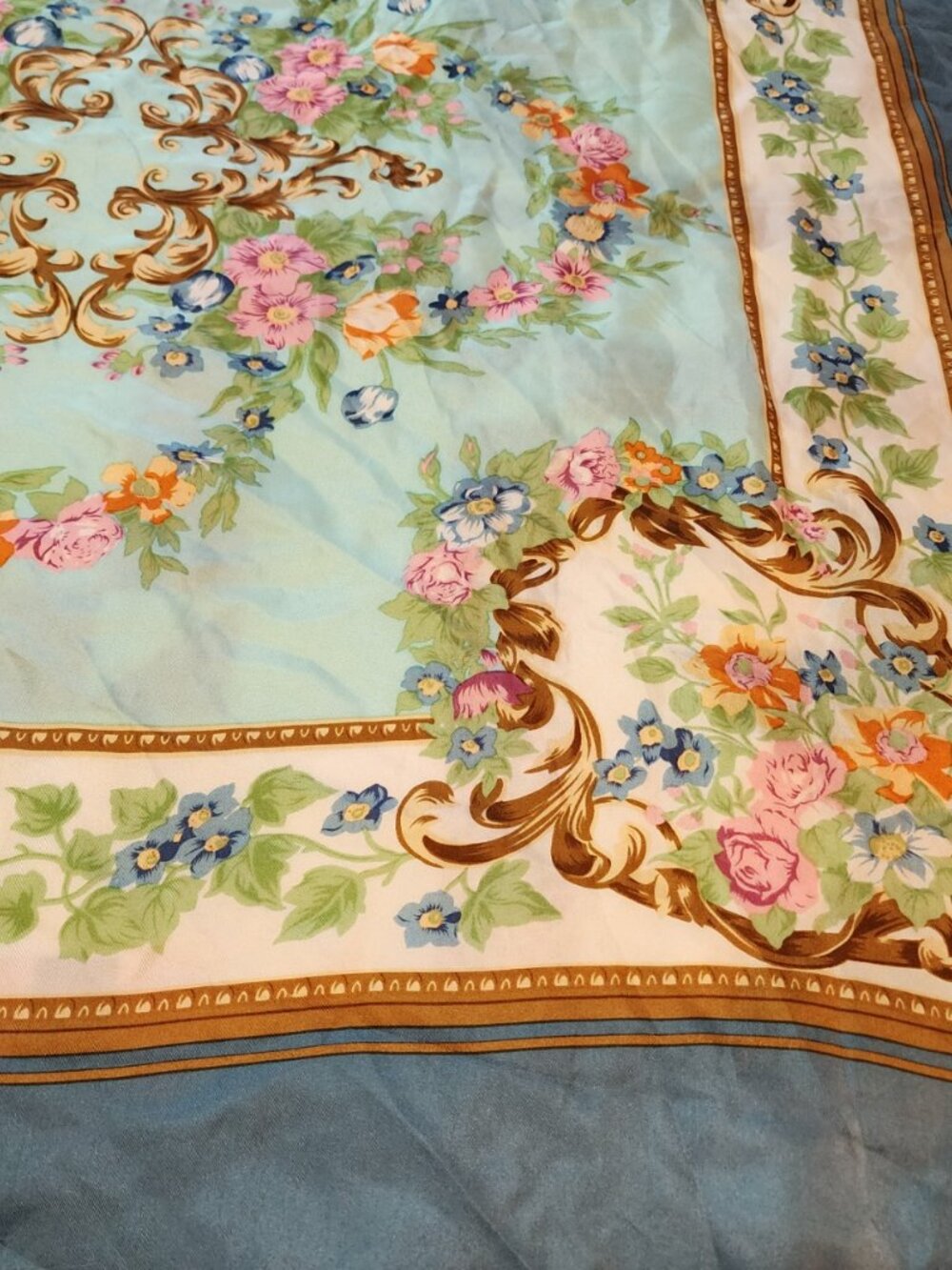 Adrienne Vittadini 100% Silk Scarf/Wrap - Picture 6 of 6